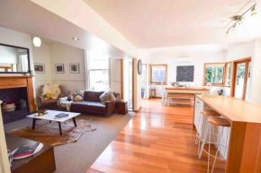 Best Location in Hobart! Luxury 4 bedroom with stunning views